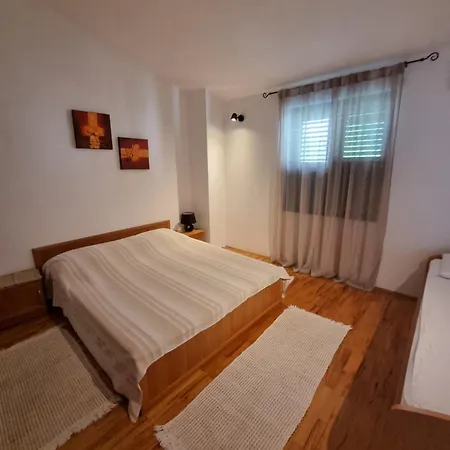 Oliva Gostinjska kuća 3*