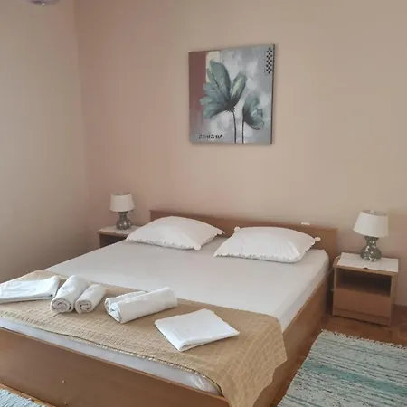 Oliva Makarska